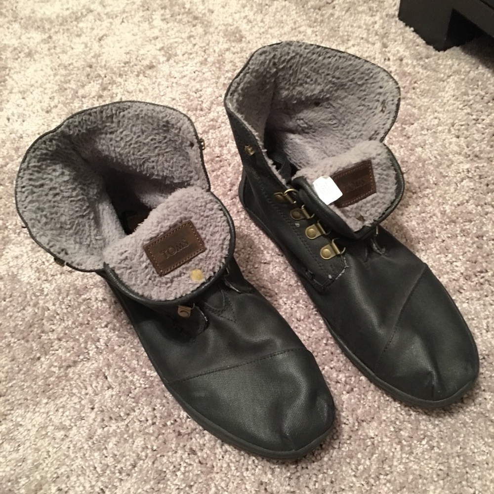 Men’s Winter Black Toms Size 10